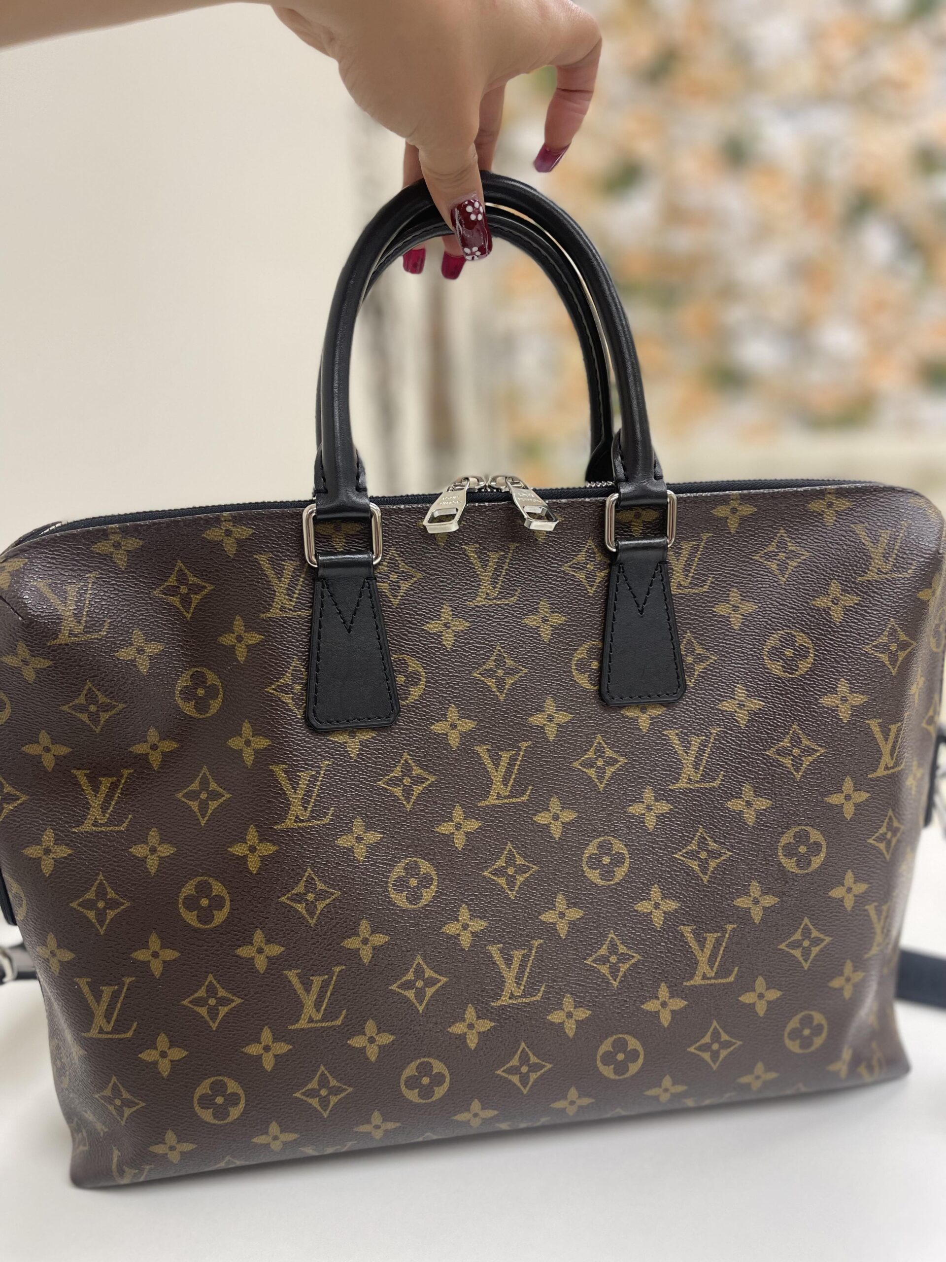 LV Laptop Bag – Luxury Closet By Yoliesil LLC