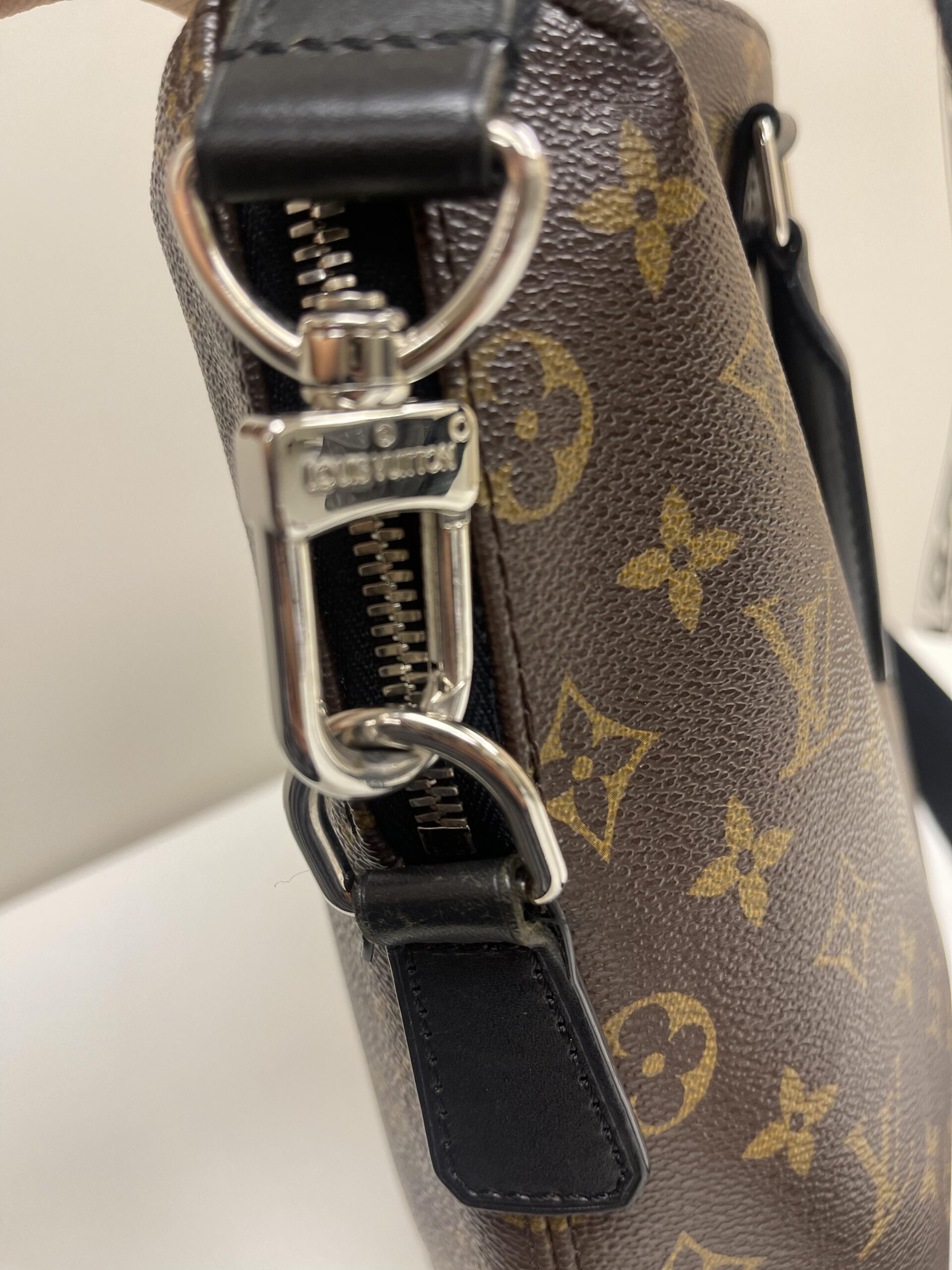 LV Laptop Bag – Luxury Closet By Yoliesil LLC