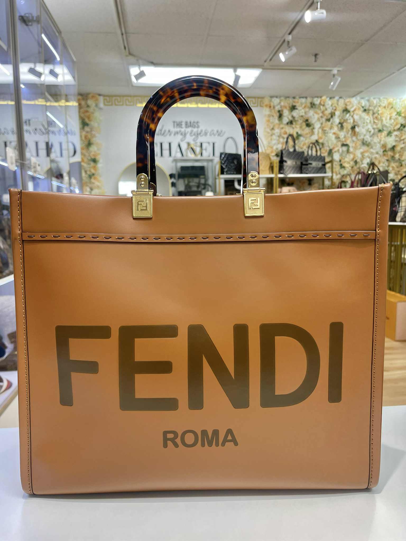 Fendi Sunshine Shopper Tote MM – Caramel Leather with Tortoiseshell Handles | Unused, Full Set