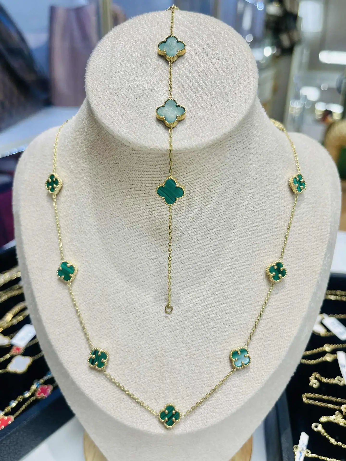 💚 14K Gold Green Clover Necklace