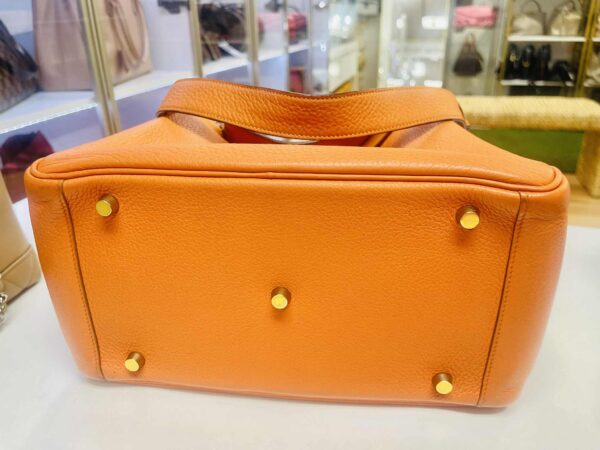👜 Hermès Lindy 30 – Clemence Leather – Gold Hardware - Image 2