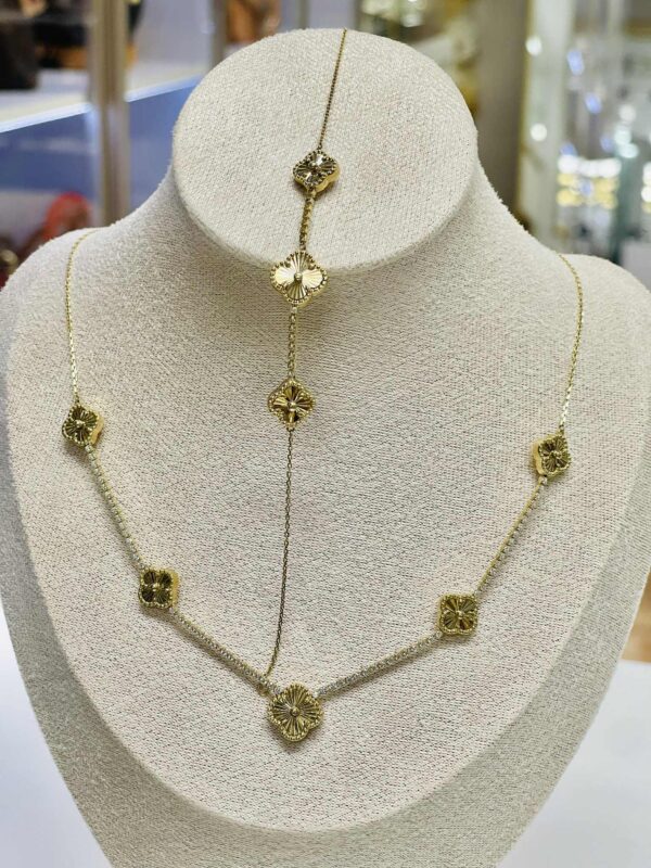 14K Gold Floral Medallion Necklace