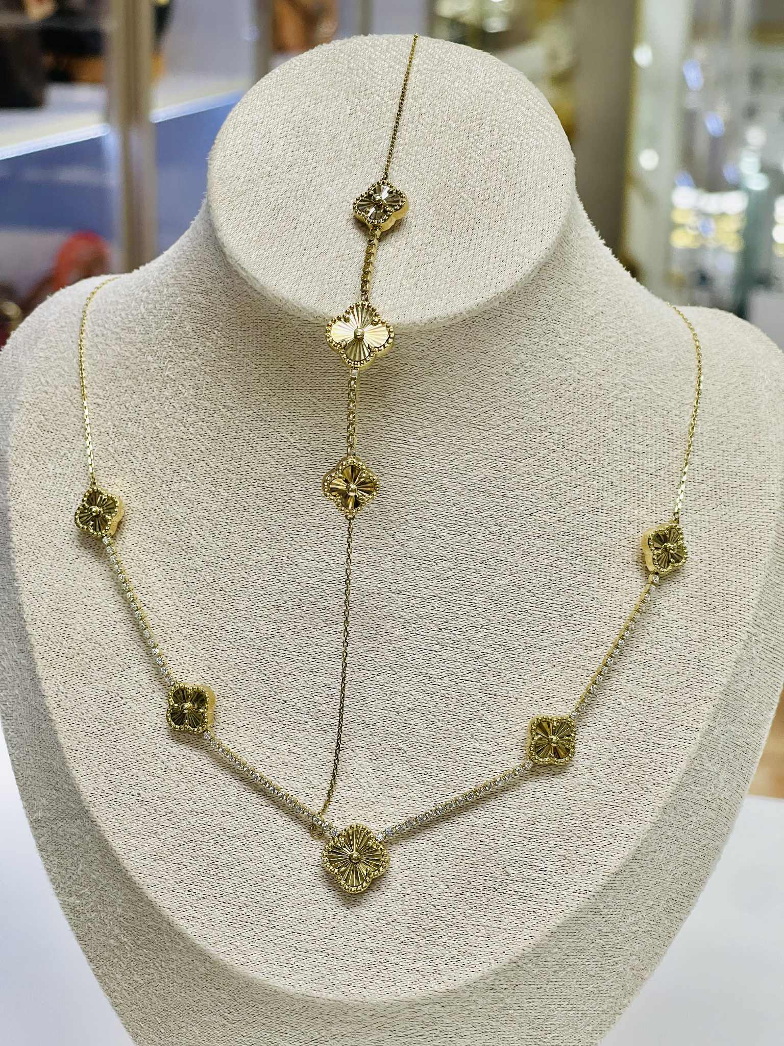 14K Gold Floral Medallion Necklace