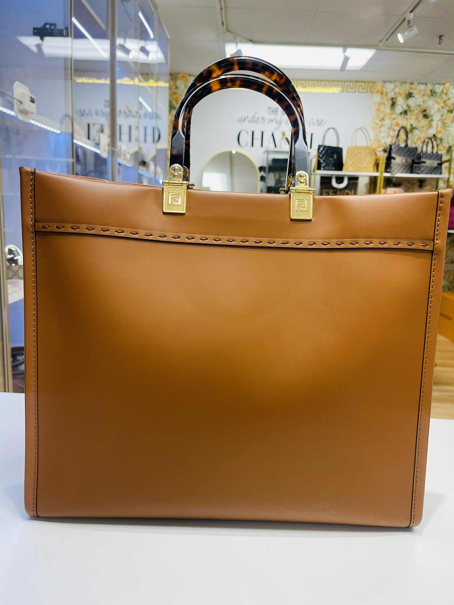Fendi Sunshine Shopper Tote MM – Caramel Leather with Tortoiseshell Handles | Unused, Full Set - Image 2