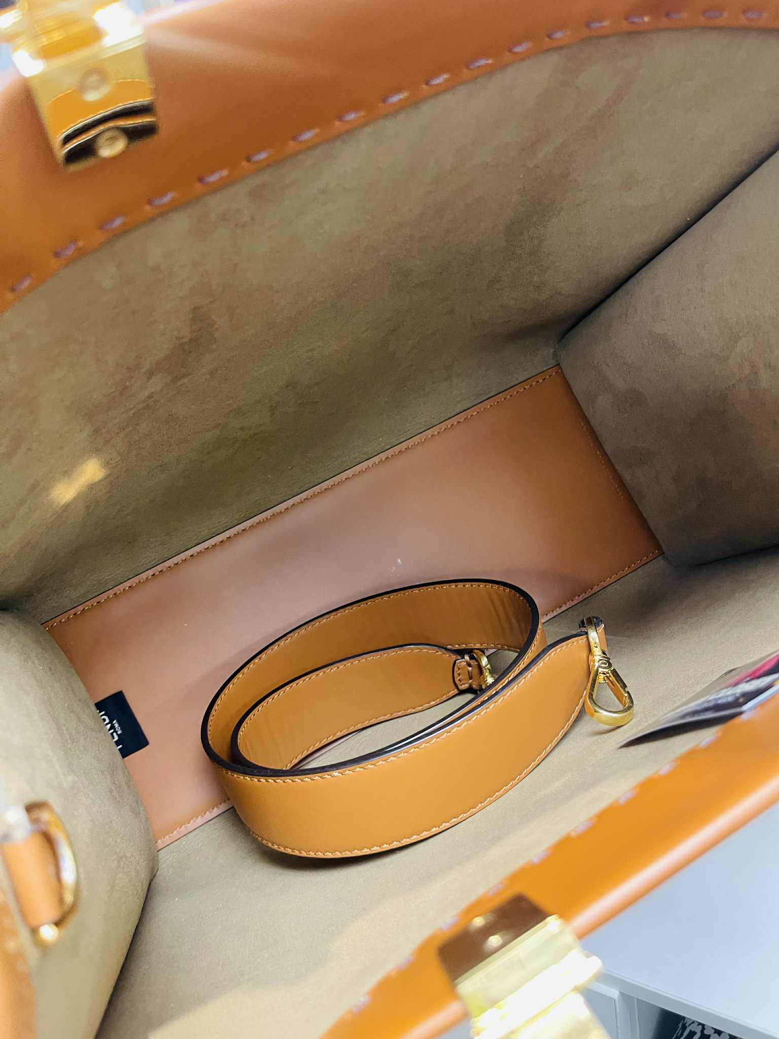 Fendi Sunshine Shopper Tote MM – Caramel Leather with Tortoiseshell Handles | Unused, Full Set - Image 3